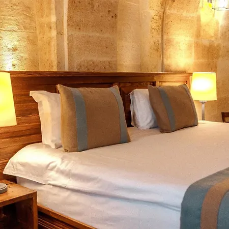 Misty Cave Hotel 2*