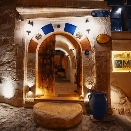 Misty Cave Отель 2*