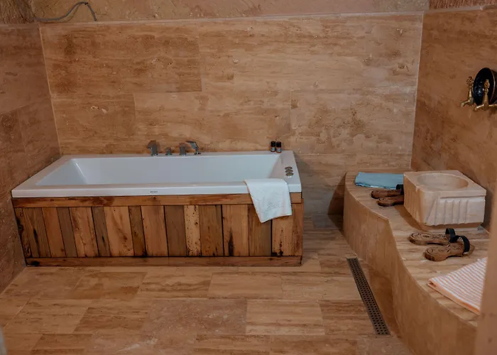 Misty Cave Szálloda